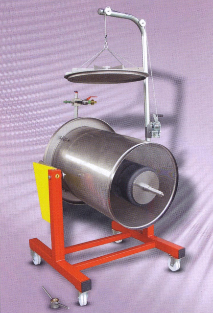 Wasserdruckpresse 450 lt. Edelstahl kippbar - zum Schließen ins Bild klicken